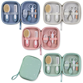 NECESER DE ASEO PARA BEBÉ SARO 9Pzas. 4Col
